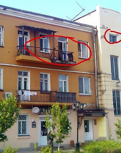 Квартира, где держали оборону "охотники за милиционерами. Фото с сайта ussur.net